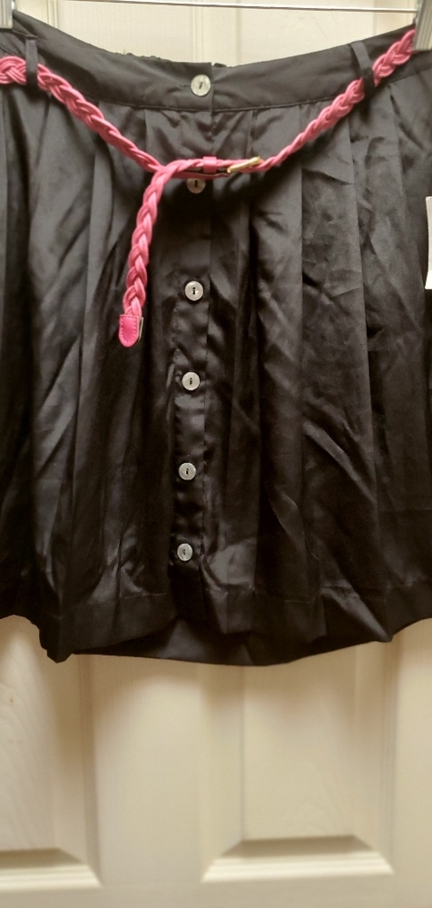 Sz L Black skirt with pink belt NWT